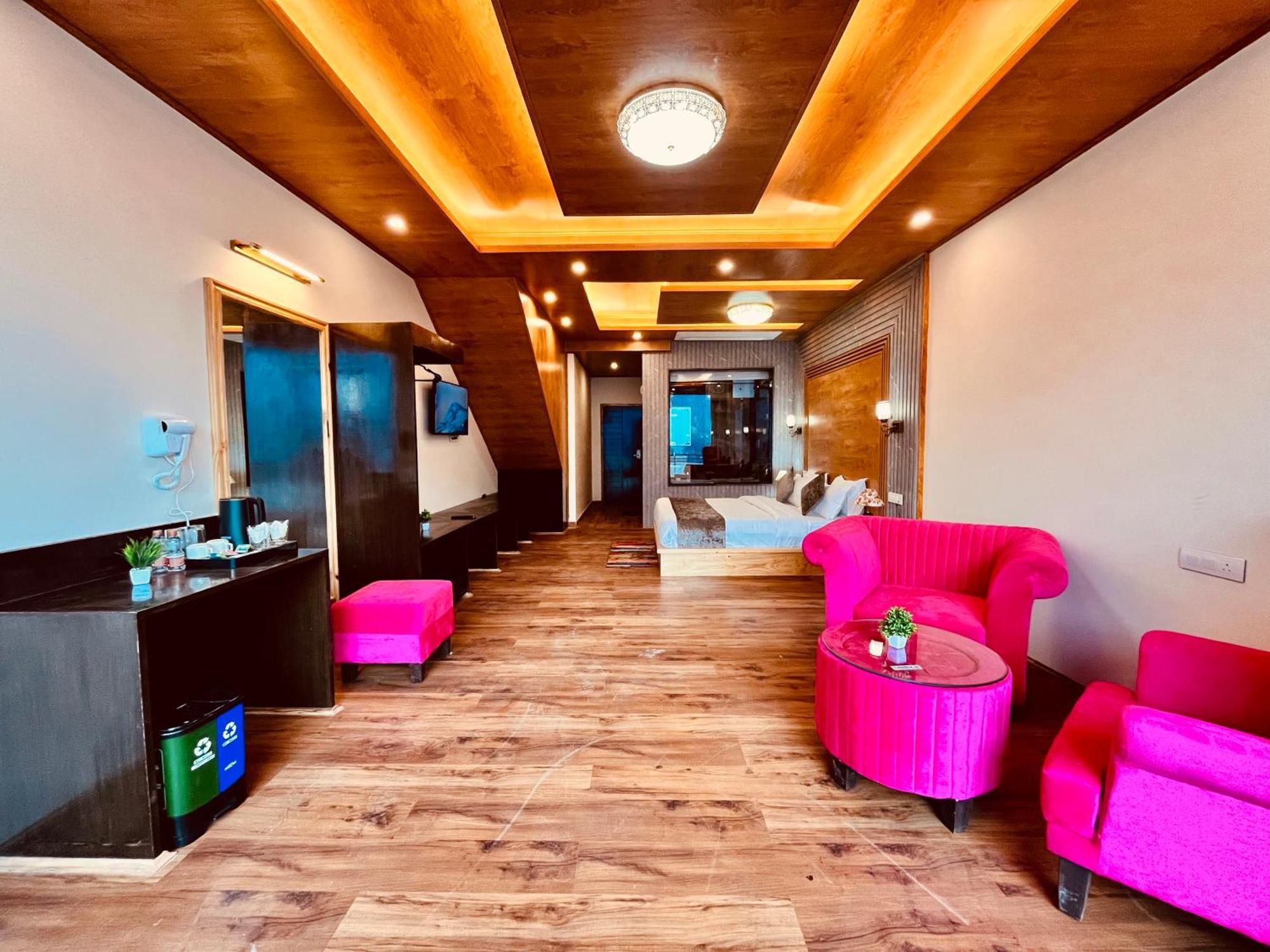 Naina Deventure Resort, Manali - Premium Rooms With Centrally Heated & Scenic View Ngoại thất bức ảnh